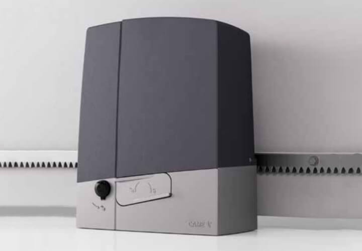 Automatisme CAME pour portail coulissant jusqu'à 400 kg, moteur en 24 Volts. – Image 2